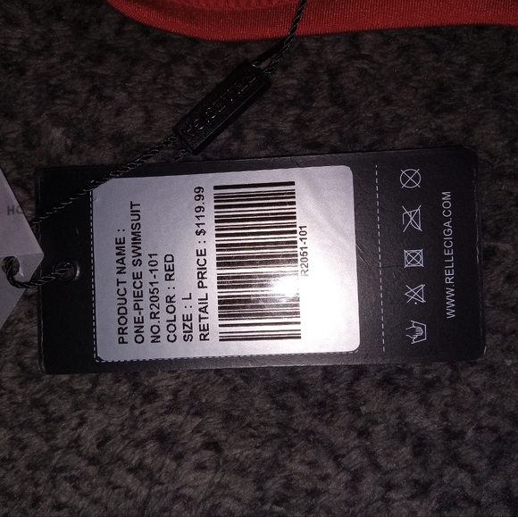 Relleciga Swimsuit, Size Large, Red - Picture 4 of 4